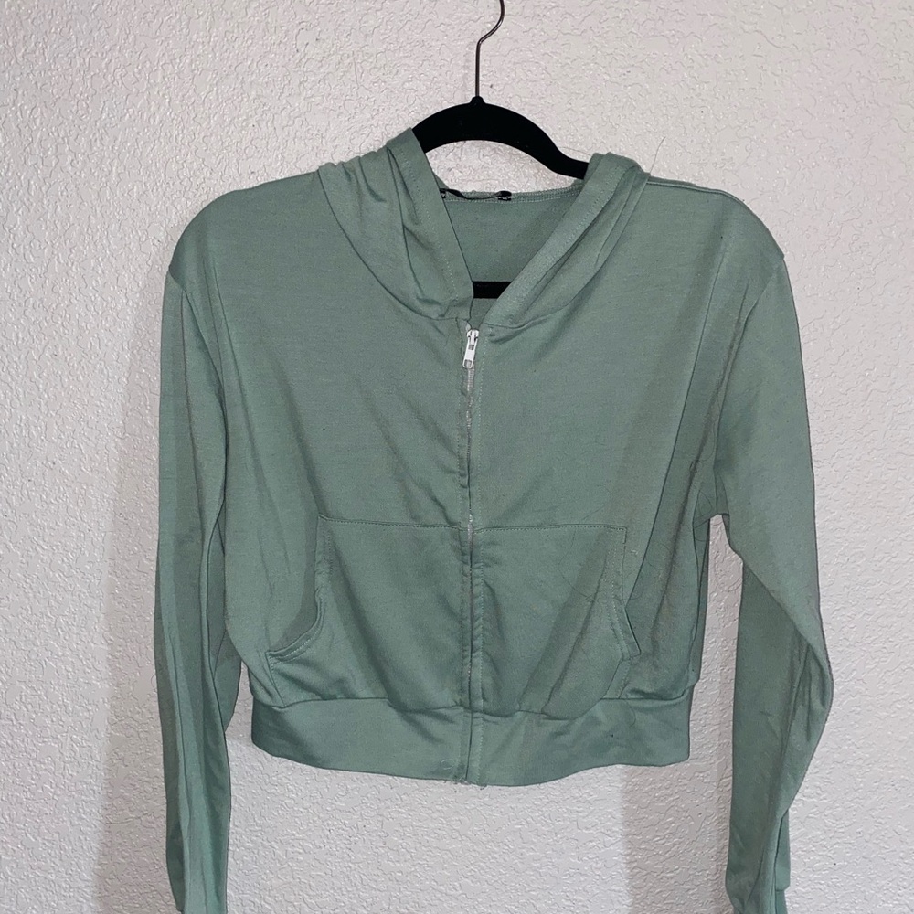 Green cropped hoodie!